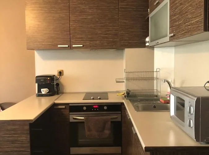 теа * סנדנסקי