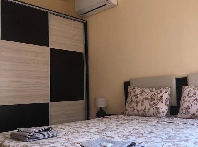 теа סנדנסקי