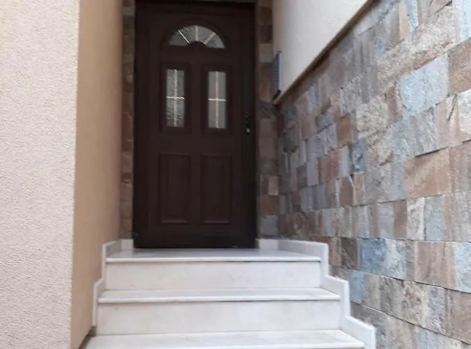 теа * סנדנסקי